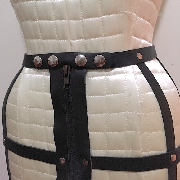 100% Leather harness bondage cage pencil skirt belt XS - Picture 3 of 9